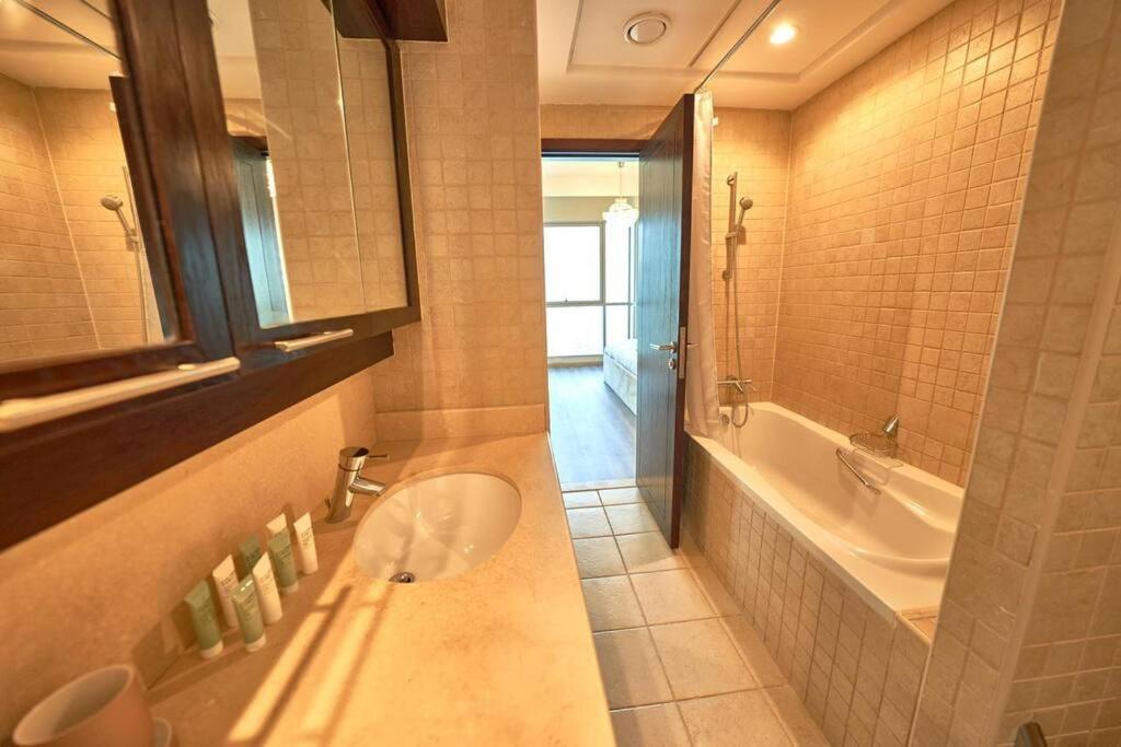 Апартаменти Magnificent Luxury 3Br With Amazing Burj & Fountain View Дубай Екстер'єр фото